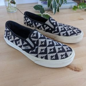 Vans UltraCush Slip-On Black and White Aztec